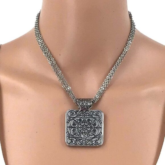 Reversible Pendant Necklace Abalone Center Filagree Design Silver Tone Adjustabl - Picture 3 of 4